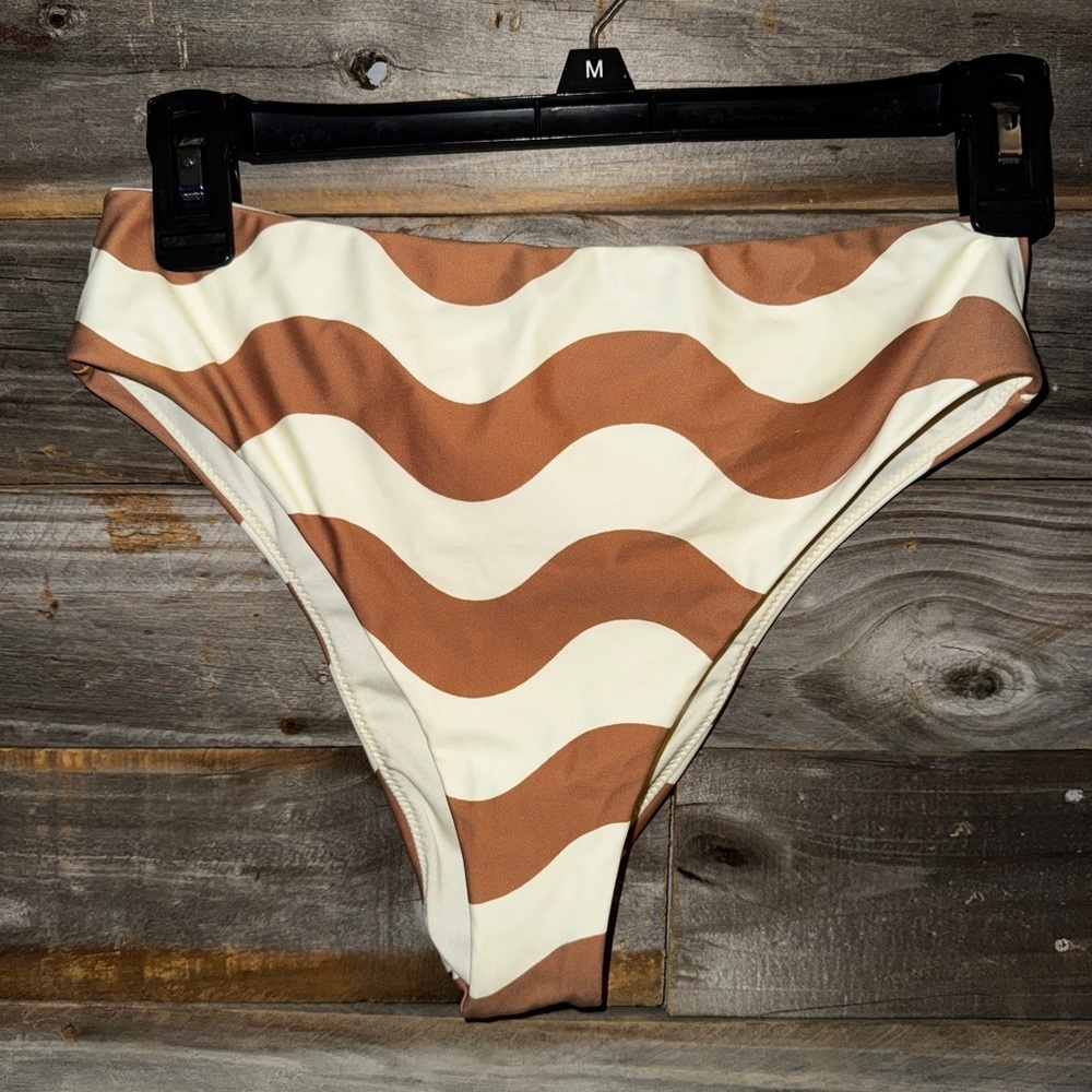 NWT- Oniel- wavy stripe Tulum bottom- size small